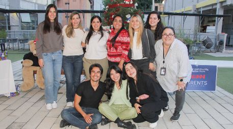 Romina Aguilar, María Rosa Palacio, Mónica García, Fabiola Lira, Lore Navarro, Elena Contreras, Annelise Ellerbrock, Francisco Cuevas, Coqui Guillén y Yoshi González. GENTE BIEN JALISCO /  E. Escamilla