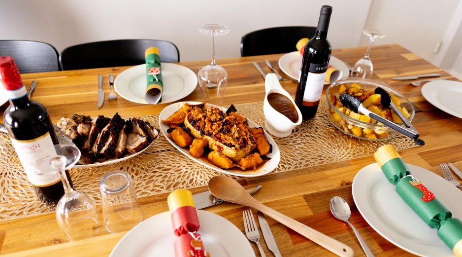 Especialistas advierten que este periodo también trae consigo un aumento significativo en el desperdicio de alimentos. Unsplash