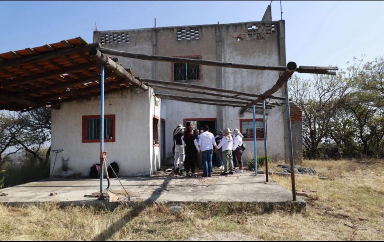 Al lugar acudieron elementos de la Comisaría de Tonalá, quienes realizaron el acordonamiento del área y llevaron a cabo las diligencias correspondientes, en apoyo del colectivo de búsqueda. ESPECIAL