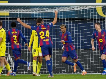 El Barcelona finaliza el año con 46 puntos, a cuatro de distancia con el Real Madrid. EFE / A. Escobar