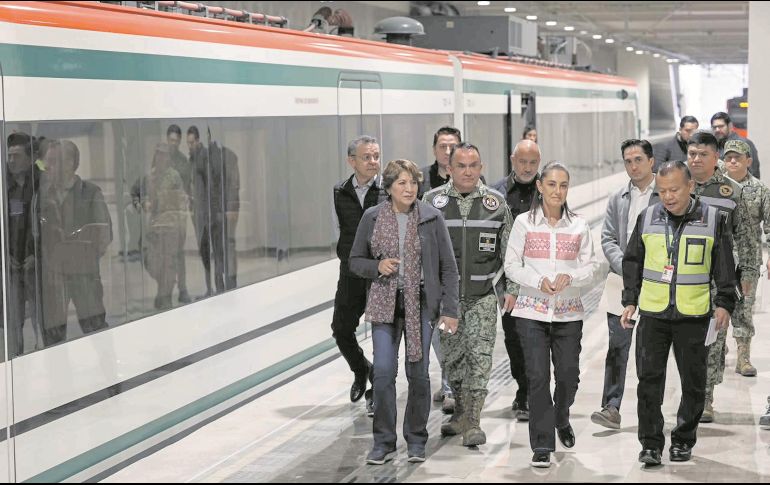 Claudia Sheinbaum encabezó el primer recorrido de prueba del Tren Suburbano que conectará la estación Lechería con el AIFA. Se prevé que entre en operación durante la Semana Santa. ESPECIAL