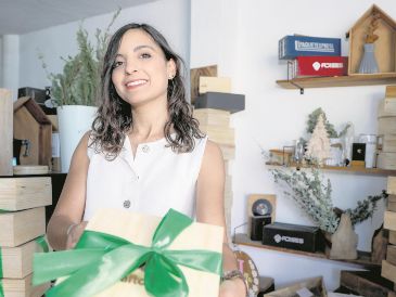 Valeria Castellanos transforma ideas en recuerdos únicos a través de regalos personalizados. EL INFORMADOR/ A. Navarro