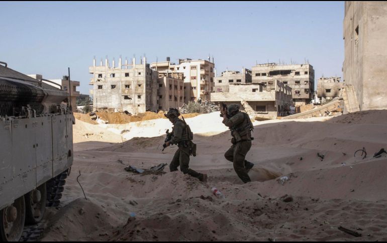 El Ejército israelí no cesa sus ataques en el Líbano, sobre todo en el sur, contra supuestos objetivos del grupo chií libanés. EFE / P. MARTÍNEZ