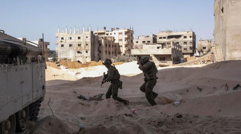 El Ejército israelí no cesa sus ataques en el Líbano, sobre todo en el sur, contra supuestos objetivos del grupo chií libanés. EFE / P. MARTÍNEZ