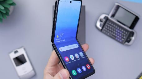 Todavía falta más de un año para el posible lanzamiento del Samsung Galaxy Z Fold 8, previsto para julio de 2026. UNSPLASH / D. ROMERO