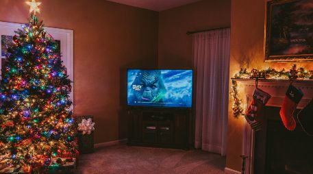 Esta Navidad hay opciones ideales de películas para ver en familia. UNSPLASH / J. HERRERA