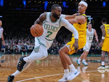 Los partidos navideños han sido testigos de momentos épicos que marcaron carreras y consolidaron rivalidades. AP/ C. Krupa.