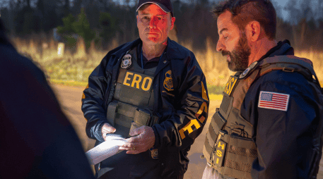 El aumento de la población detenida coincide con una acumulación récord de casos en los tribunales de inmigración. https://www.ice.gov/