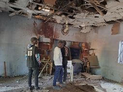 Personas inspeccionan los daños que dejó el estallido de una bomba en una mezquita. Aunque Trump sólo ha mencionado a las víctimas cristianas, también musulmanes son víctimas de los grupos radicales. AP/J. Ola