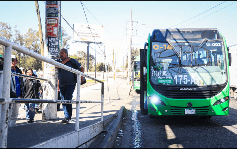Contrario a los usuarios de transporte público, los choferes aseguran que es necesario un ajuste a la tarifa y al sueldo. EL INFORMADOR/J. Acosta