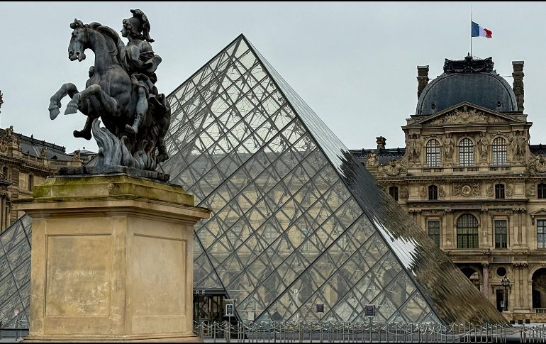 La  pirámide  del Louvre ahora es un orgullo en Francia. EFE/ARCHIVO