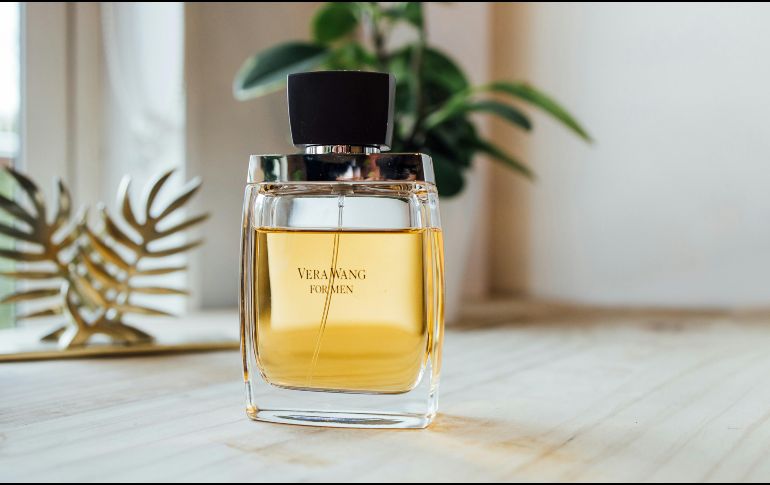 Hay diversidad de perfumes para todos los gustos que se pueden usar en la fiesta de Año Nuevo. UNSPLASH / D. ALYS