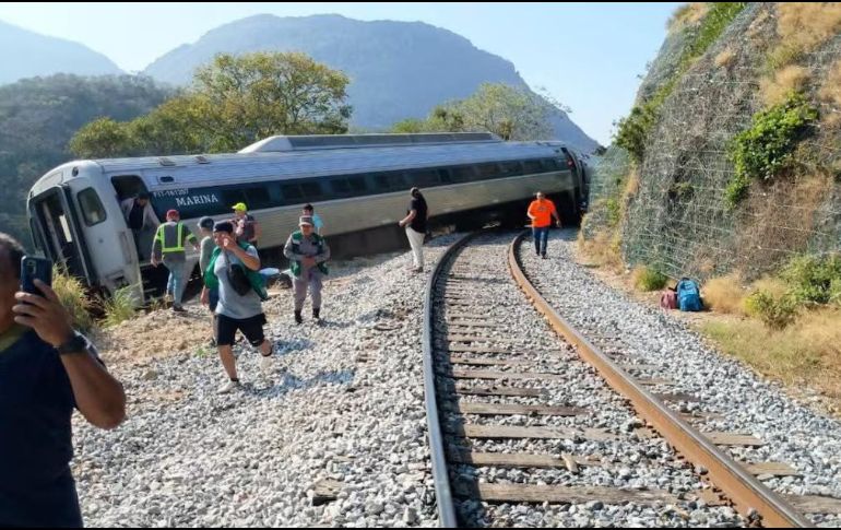 El descarrilamiento ocurrió entre las poblaciones de Chívela y Nizanda, en el kilómetro Z-230+290, con dirección al municipio de Matías Romero Avendaño, sobre la Línea Z. ESPECIAL / SUN