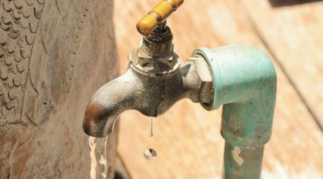 Para mitigar las afectaciones, el gobierno municipal pone a disposición de la ciudadanía el servicio gratuito de pipas. CANVA