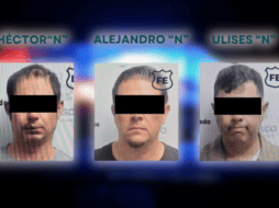 En total se recuperaron un millón cien mil 690 pesos en efectivo, las cajas de chocolates, una motocicleta Bajaj modelo 2017 y tres armas de fuego. ESPECIAL