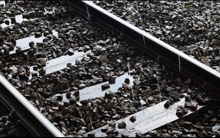 Gracias a la pericia del operador de la máquina, éste redujo la velocidad y logró pasar una parte del convoy. PEXELS / PIXABAY