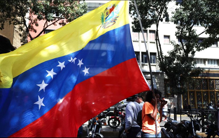 Unas 40 personas habrían muerto durante la operación estadounidense contra Venezuela este sábado y la captura de su presidente, Nicolás Maduro, de acuerdo con un funcionario venezolano consultado por el New York Times. EFE/ M. Gutiérrez