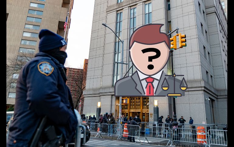 Integrantes de la policía custodian el tribunal federal del sur de Nueva York donde se presentará el presidente de Venezuela, Nicolás Maduro, este lunes. EFE/ Angel Colmenares