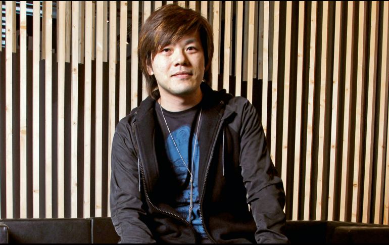 Keiichiro Hirano, autor de “Cierto hombre”, explora la identidad y las múltiples facetas del ser humano a través de su literatura. AFP