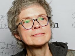 La poeta quebequense, combina versos y artilugios visuales para explorar la oscuridad y claridad del lenguaje humano. ESPECIAL