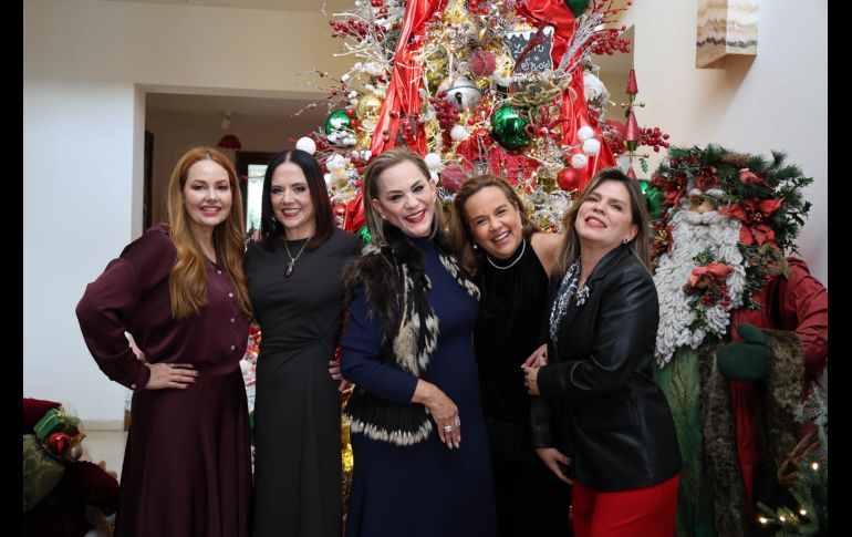 Mayra Estrada de Baruqui, Ángeles Baz, Martha Orendain, Poly Horn y Catalina Olea. GENTE BIEN JALISCO / Revista del 9 de enero 2026