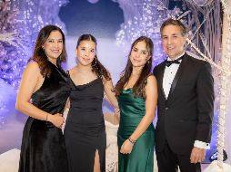 Carolina Rodríguez, Emma García, Sophie García y Michel García. GENTE BIEN JALISCO / Celebración de Año Nuevo en Hyatt Regency Andares Guadalajara