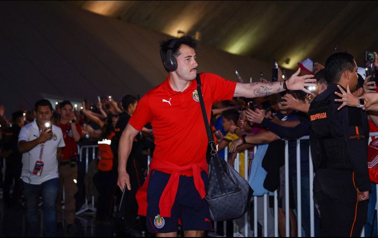 El club tapatío hizo oficial la baja del lateral derecho a través de sus redes sociales, donde destacó la entrega, la intensidad y el compromiso que Mozo mostró durante su etapa con el Rebaño, deseándole éxito en el nuevo reto que está por comenzar en su carrera profesional. IMAGO7