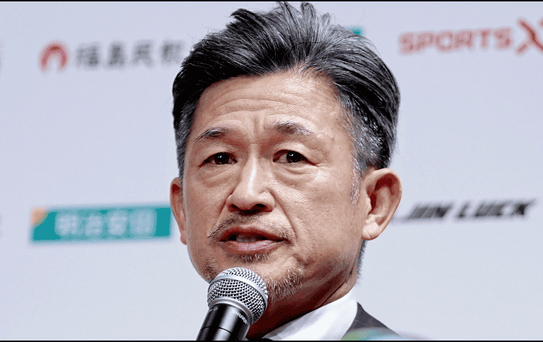 El futbolista japones Kazuyoshi Miura durante una rueda de prensa por su incorporación al club Fukushima United de tercera división. AP / ARCHIVO