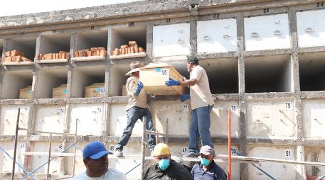 En el proceso de inhumación participaron representantes de la Comisión Estatal de los Derechos Humanos de Jalisco (CEDHJ). ESPECIAL / SEGURIDAD JALISCO