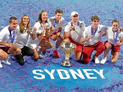 El equipo de Polonia tras vencer a Suiza por 2-1. AP