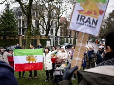 Uno de los detenidos, llamado  Erfan Soltani de 26 años,  habría sido sometido a juicio sumarísimo y será ejecutado por ahorcamiento. EFE/S. VAN DER WAL