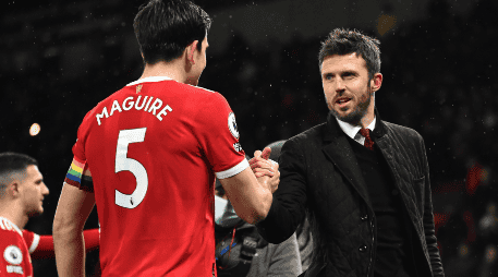 Manchester United anuncia a un rostro conocido para ocupar su banquillo de aquí a final de temporada. EFE / EPA / Peter Powell