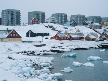 Situada entre el Atlántico Norte y el Ártico, cerca de Estados Unidos, Canadá y Rusia, Groenlandia ocupa una posición geográfica estratégica. AFP / ARCHIVO