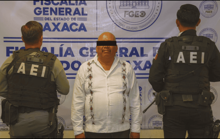 La detención contra el alcalde oaxaqueño se realizó por el delito de homicidio calificado con alevosía y ventaja. ESPECIAL/FGEO