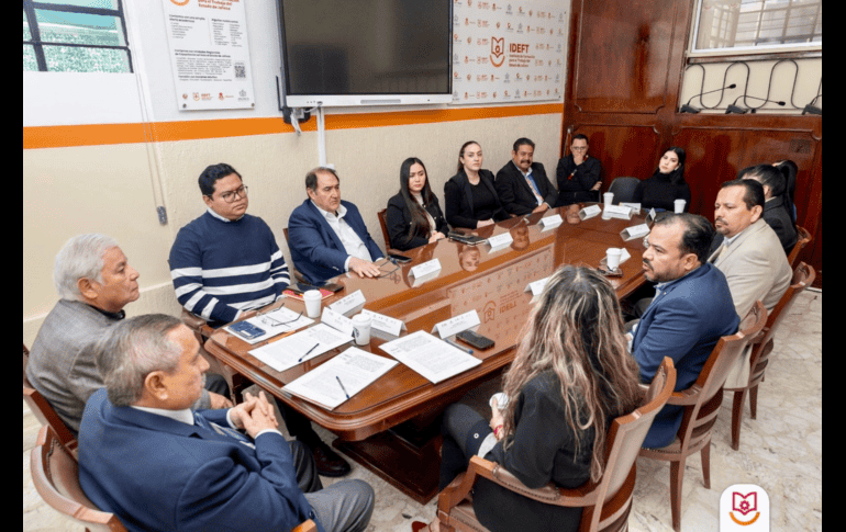 IDEFT y CANACAR firman alianza para capacitación en autotransporte de Jalisco