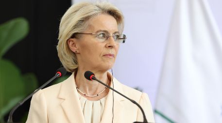 Aranceles anunciados por Trump generan tensión en la UE, que analiza medidas y revisa el futuro del acuerdo comercial. EFE/ J. Pino