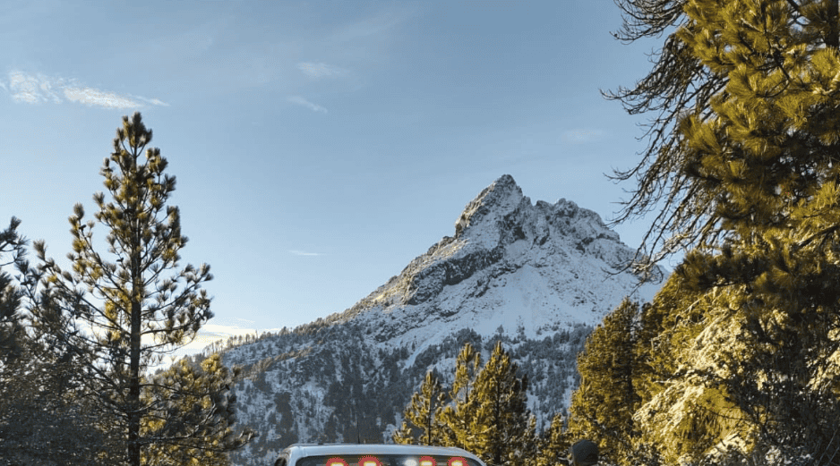 Planear la visita con anticipación y respetar las recomendaciones de seguridad es clave para disfrutar de forma segura uno de los paisajes invernales más impresionantes del occidente mexicano. CORTESÍA/ FACEBOOK/ Protección Civil Jalisco