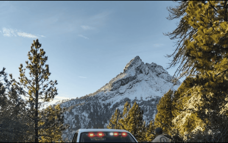 Planear la visita con anticipación y respetar las recomendaciones de seguridad es clave para disfrutar de forma segura uno de los paisajes invernales más impresionantes del occidente mexicano. CORTESÍA/ FACEBOOK/ Protección Civil Jalisco