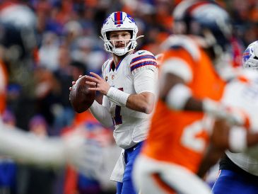 Josh Allen empeoró su marca a siete derrotas en siete tiempos extra jugados. AFP.