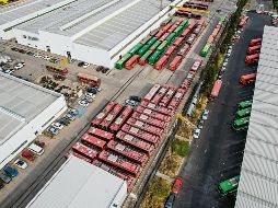 Las antiguas unidades del Trolebús, estacionadas en la base de mantenimiento, simbolizan el fin de un sistema que fue clave en el transporte de Guadalajara durante décadas. EL INFORMADOR/ A. Navarro
