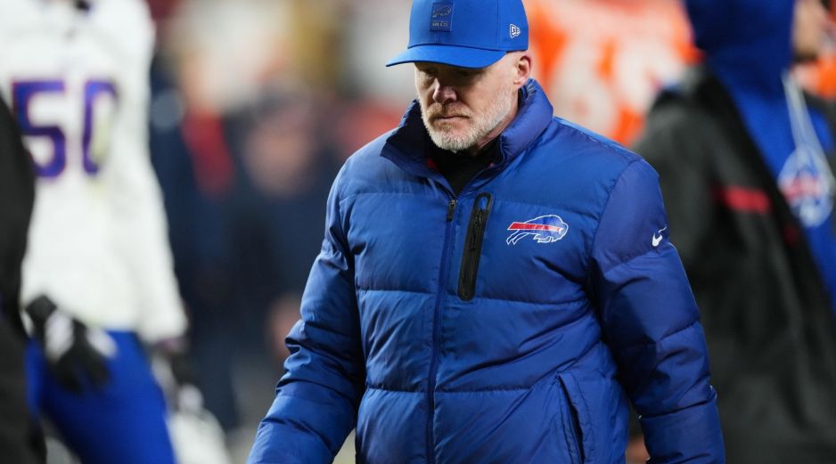 Sean McDermott se va con un récord de temporada regular de 98 triunfos y 50 derrotas, en playoffs deja una marca de ocho victorias y ocho tropiezos. AP / D. Zalubowski