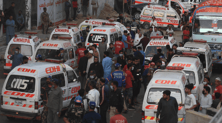 Karachi, la capital de la provincia de Sindh, tiene un historial de incendios mortales, a menudo atribuidos a estándares de seguridad deficientes y construcciones ilegales. EFE/EPA/S. Akber