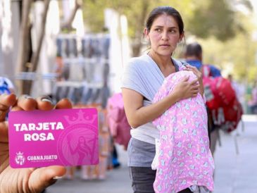 Además del apoyo económico, la Tarjeta Rosa ofrecerá servicios como atención médica, psicológica y asesoría jurídica desde su entrega. EL INFORMADOR/ARCHIVO/ESPECIAL