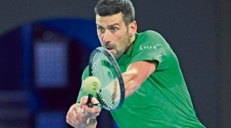 El serbio de 38 años igualó dos récords del tenis al jugar su Abierto de Australia número 21 y su torneo de Grand Slam número 81. EFE