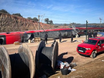 Continúan 39 heridos ingresados en hospitales, de los que 13 —uno de ellos menor de edad— están en la Unidad de Cuidados Intensivos (UCI). EFE