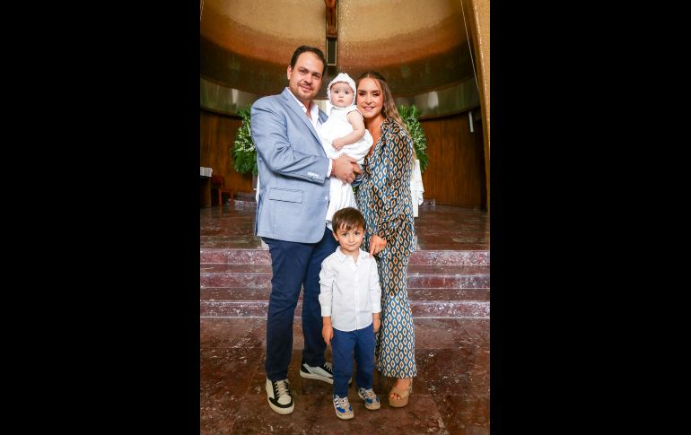 Alfonso Magallanes, Nara Magallanes y Alexia Vergara. GENTE BIEN JALISCO / Revista del 23 de enero 2026