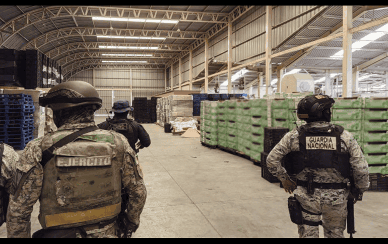 En el operativo se aseguraron dos armas de fuego, 120 municiones, cinco cargadores y un vehículo. X / @GabSeguridadMX 