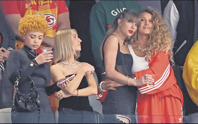 Una de las últimas apariciones públicas en las que se vio juntas a Taylor Swift y Blake Lively fue durante el Super Bowl LVIII, disputado entre los San Francisco 49ers y los Kansas City Chiefs, celebrado en 2024 en el Allegiant Stadium de Las Vegas. AFP