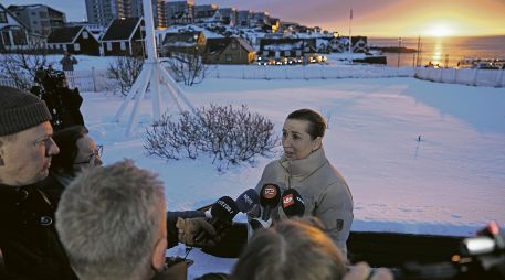 La primera ministra de Dinamarca, Mette Frederiksen, en una conferencia de prensa. EFE