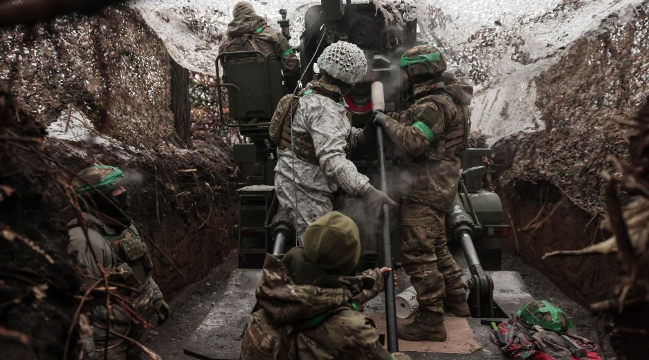 El Ministerio de Defensa ruso informó sobre ataques con misiles de alta precisión y largo alcance, además de drones de asalto contra talleres de fabricación de aparatos no tripulados. EFE